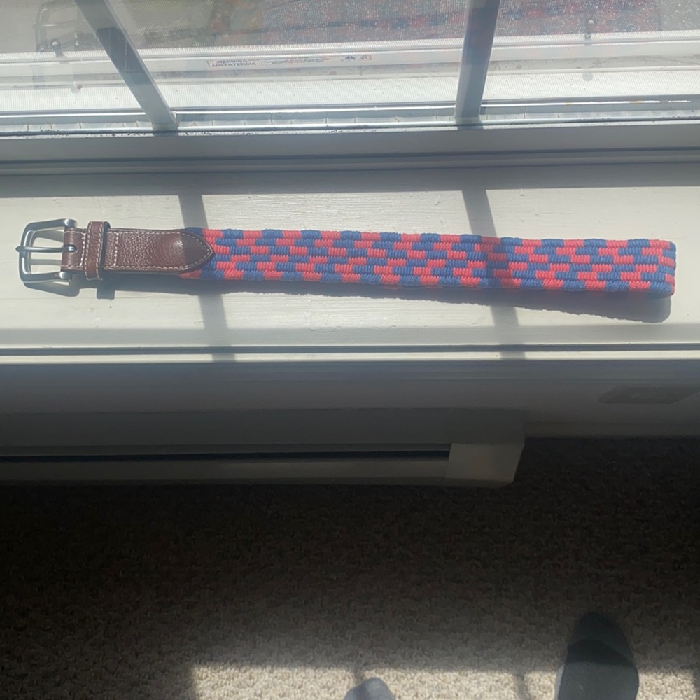 Vineyard Vines men’s size 30 belt